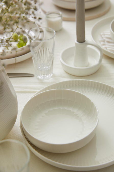 Kütahya Porselen Bone Crest 18 Parça 6 Kişilik Yemek Takımı