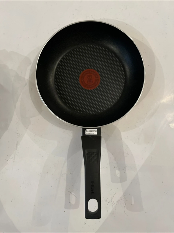 Tefal Titanyum Difüzyon Tabanlı 21 cm Tava